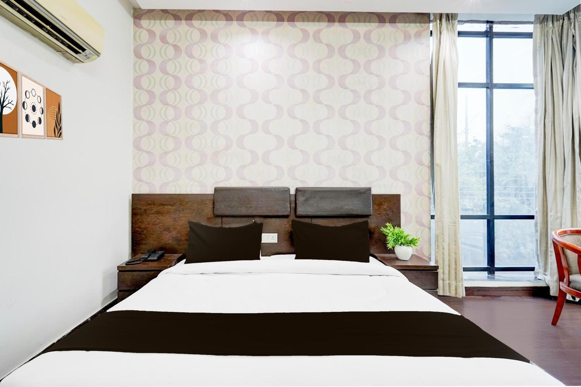 Super Townhouse Sector 51 Noida Near Metro Station Hotel Exterior foto