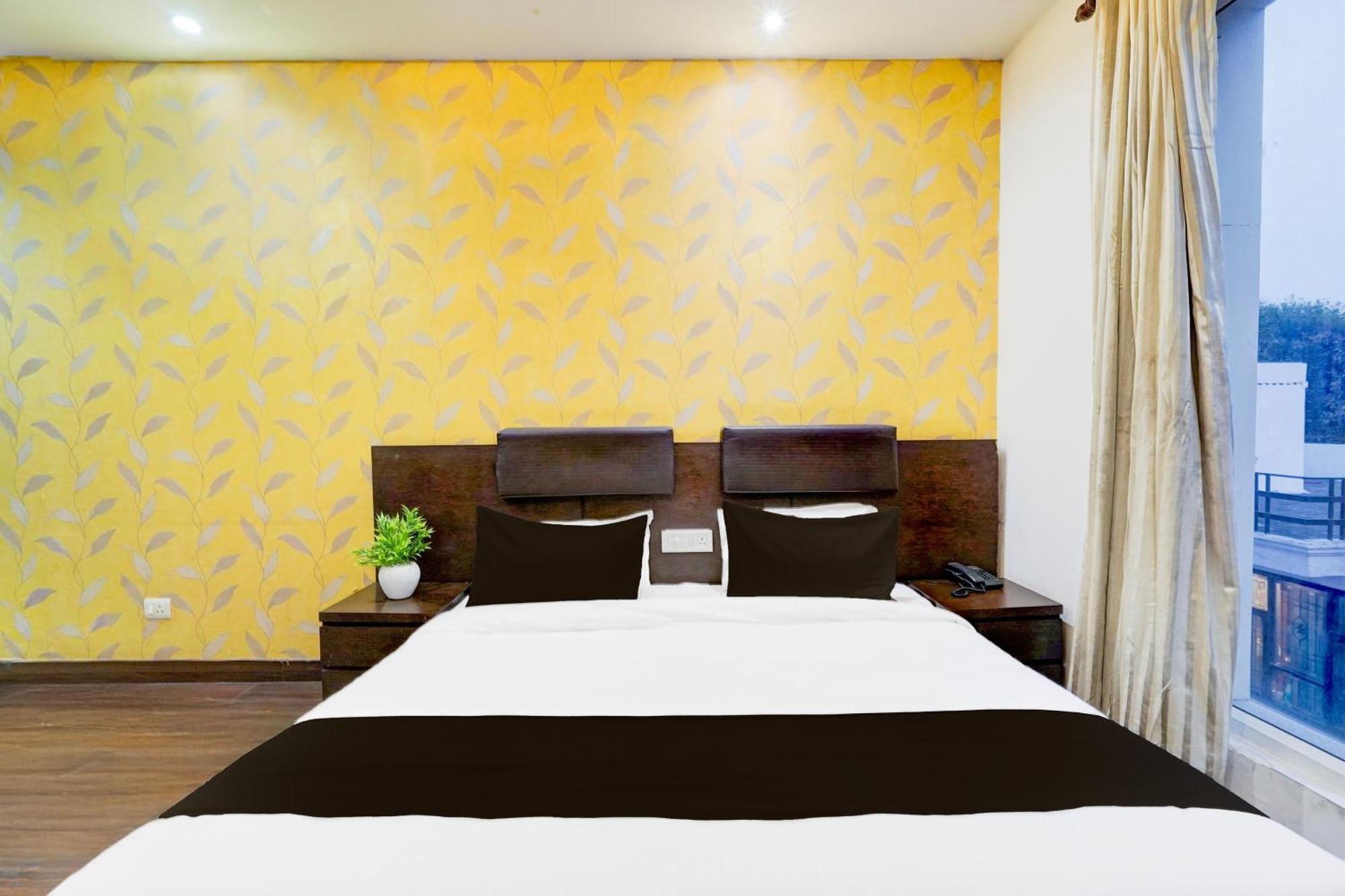 Super Townhouse Sector 51 Noida Near Metro Station Hotel Exterior foto