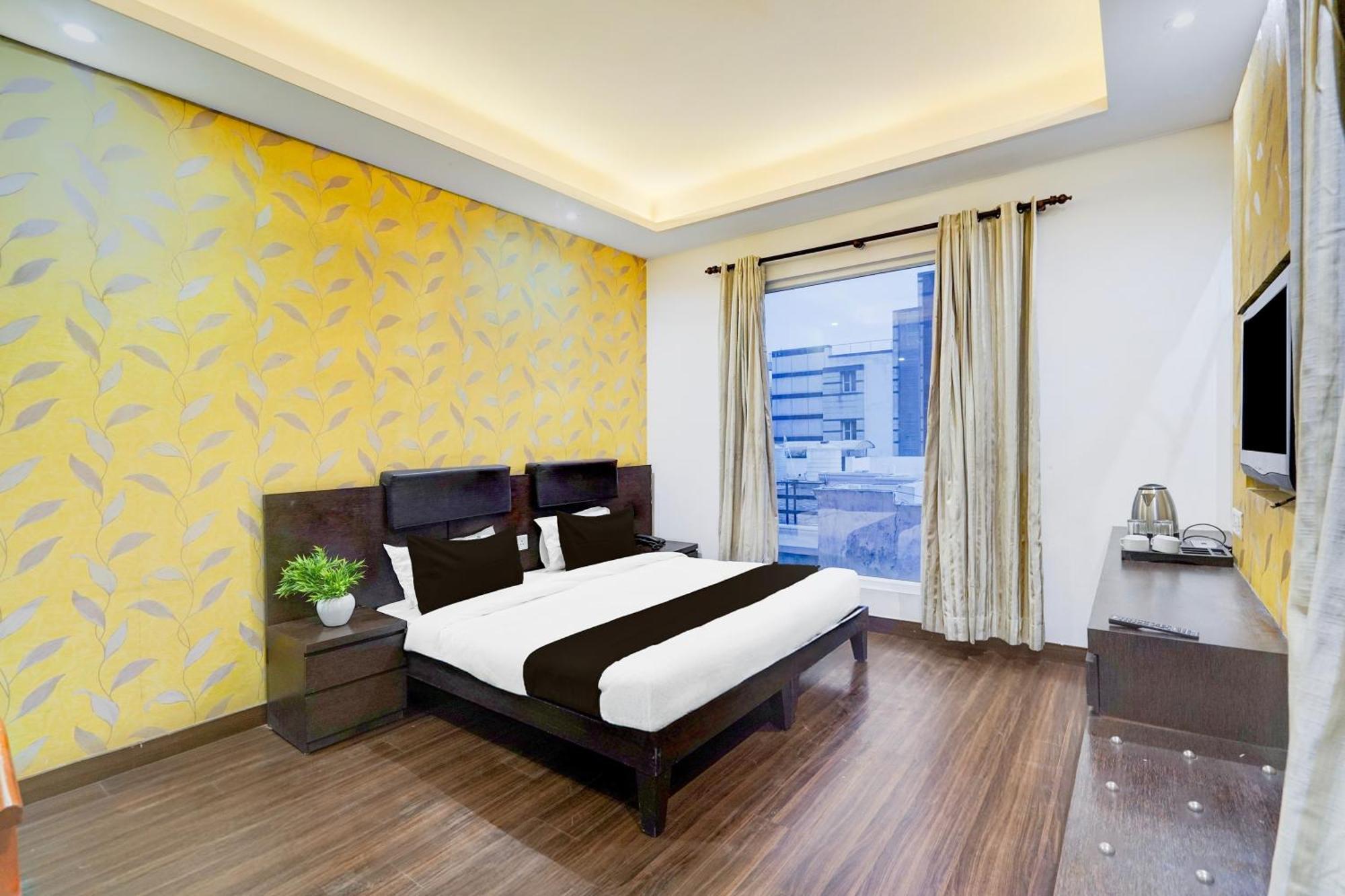 Super Townhouse Sector 51 Noida Near Metro Station Hotel Exterior foto