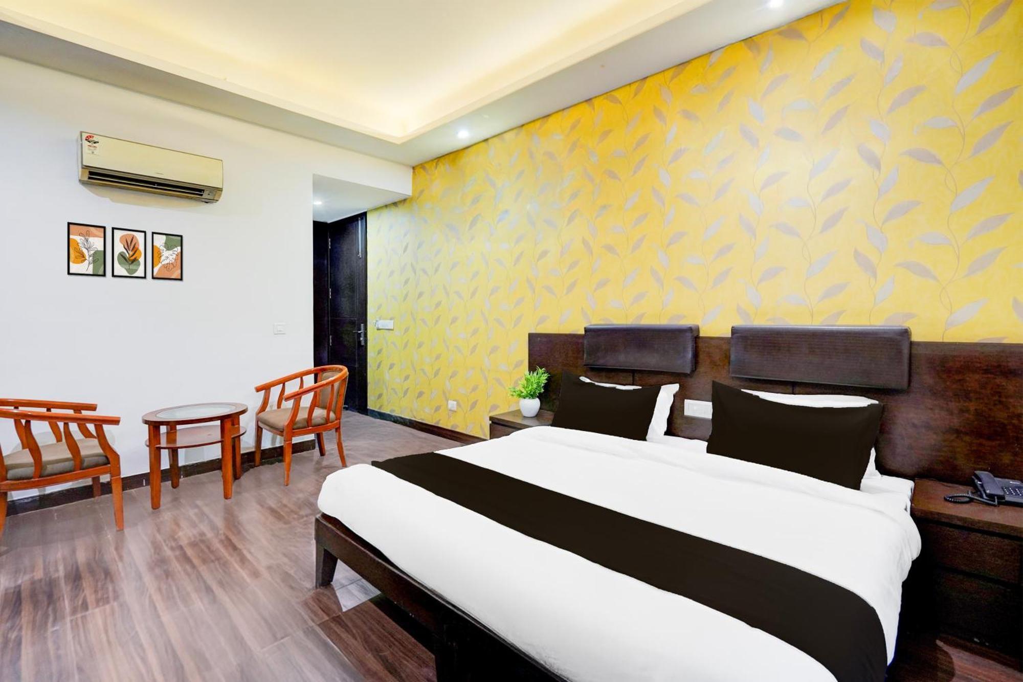 Super Townhouse Sector 51 Noida Near Metro Station Hotel Exterior foto