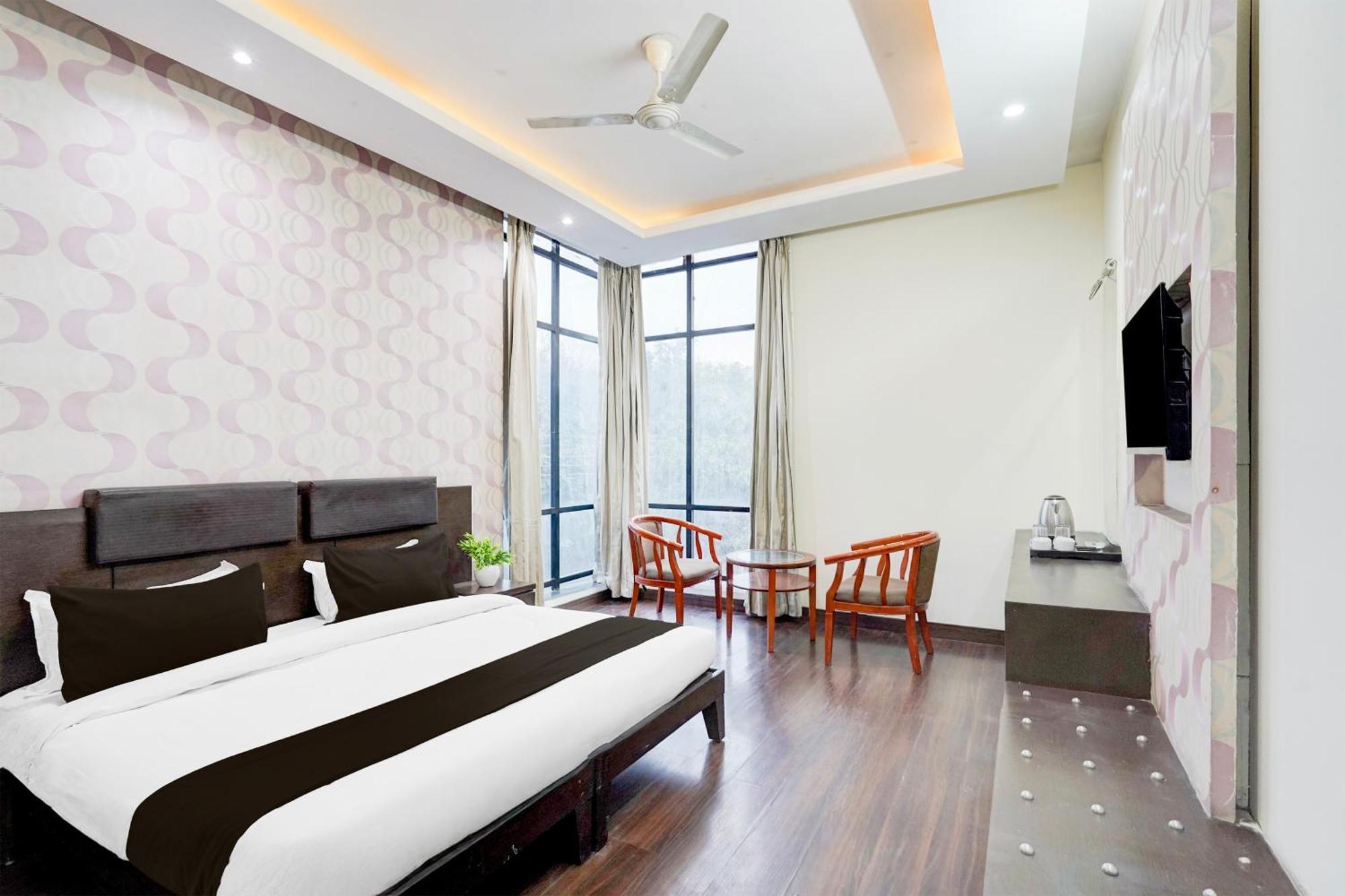 Super Townhouse Sector 51 Noida Near Metro Station Hotel Exterior foto